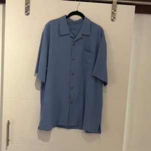 Tommy Bahama men’s blue silk shirt. Sz. Lge.